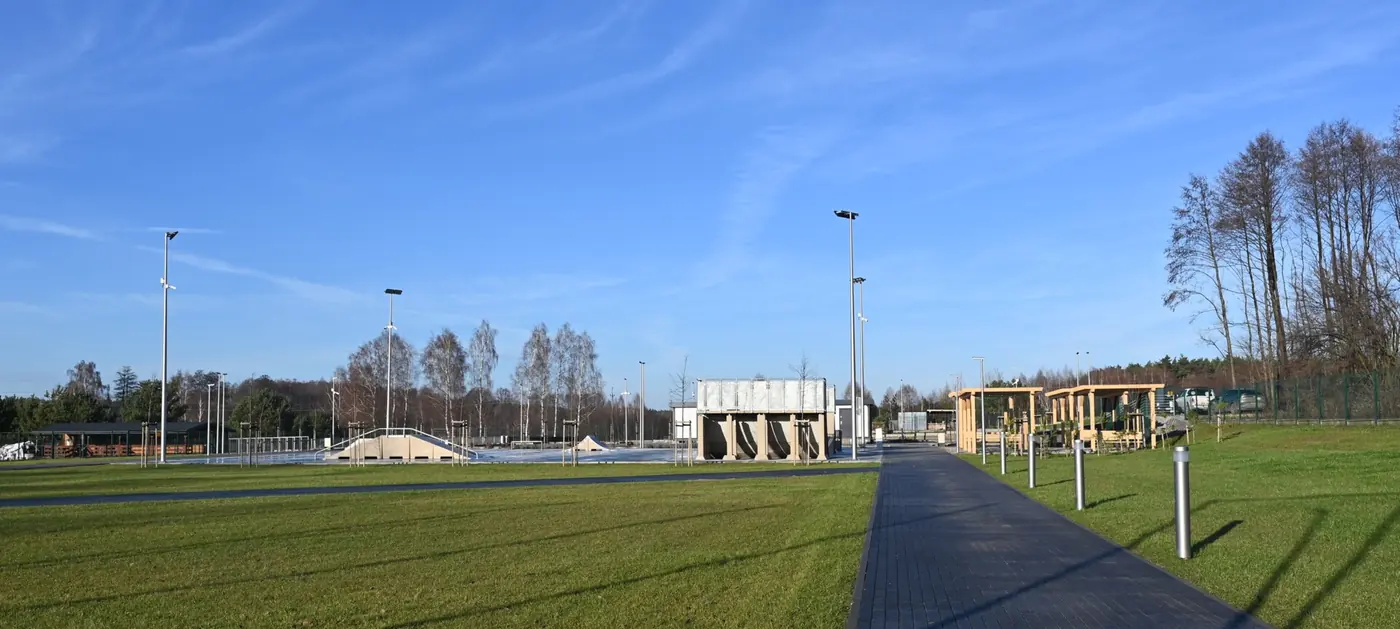 Panorama kompleksu sportowo-rekreacyjnego w Oleśniku